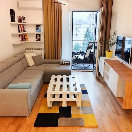 Urban Bulevar Free Garage Parking Apartman Sarajevo